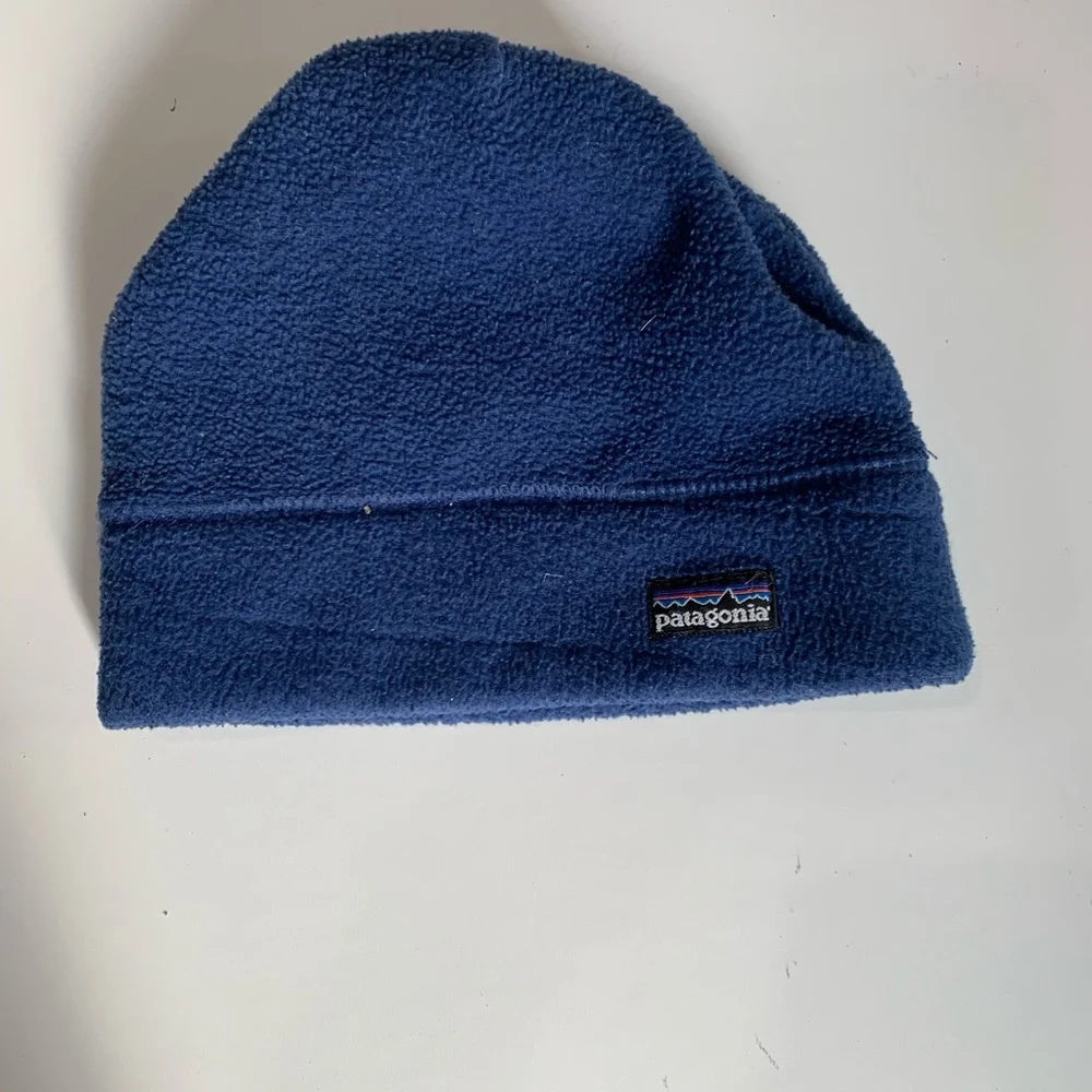 Patagonia Kids Navy Fleece Hat For Cold Weather.